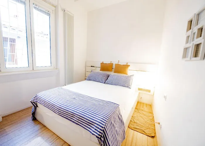 Charming Design In Vibrant Pigneto Apartment Rome