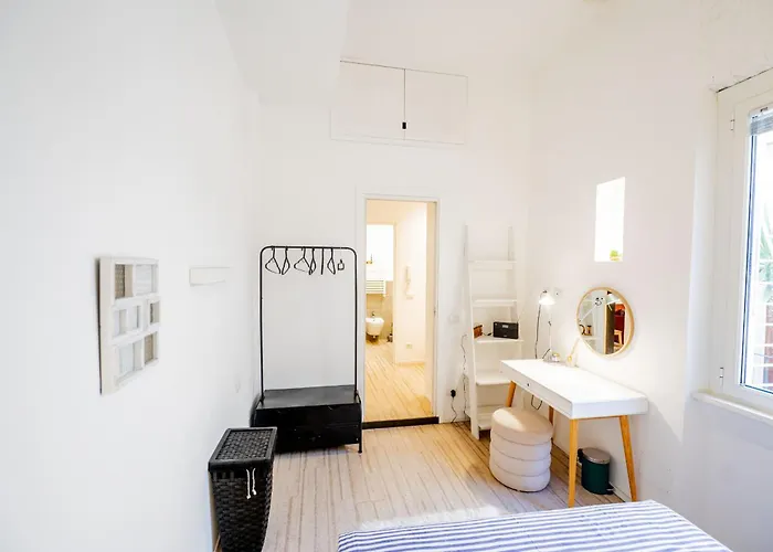 Apartment Charming Design In Vibrant Pigneto *