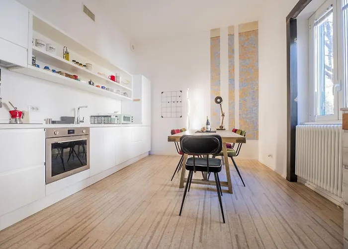 Apartment Charming Design In Vibrant Pigneto